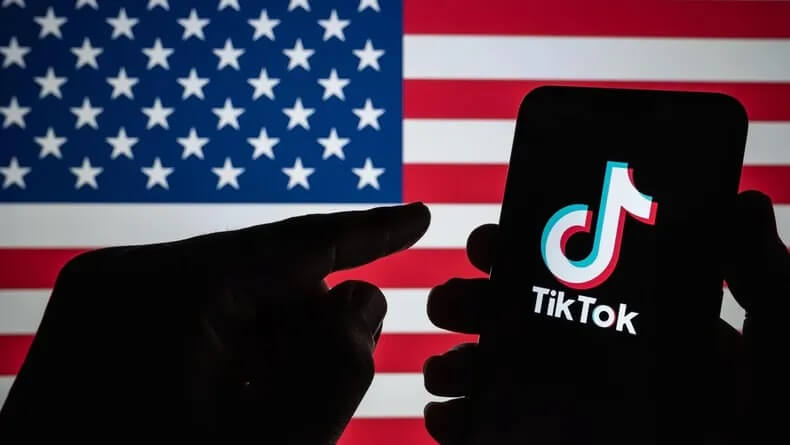 Cámara de Representantes de EE.UU. aprobó un proyecto de ley que podría prohibir la aplicación de TikTok. La Ley de Protección de los Estadounidenses frente a Aplicaciones Controladas por Adversarios Extranjeros, salió de la Comisión de Energía y Comercio de la Cámara de Representantes la semana pasada. Y fue aprobado en la Cámara con 352 votos afirmativos y solo 65 representantes en desacuerdo.