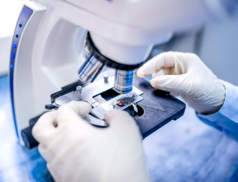 La ciencia médica sigue progresando para entender mejor los mecanismos del comportamiento de nuestro organismo con el fin de prevenir, diagnosticar tempranamente y curar patologías. Las primeras vacunas, el uso de los antibióticos, y el descubrimiento de la estructura del ADN supusieron grandes avances en la medicina.