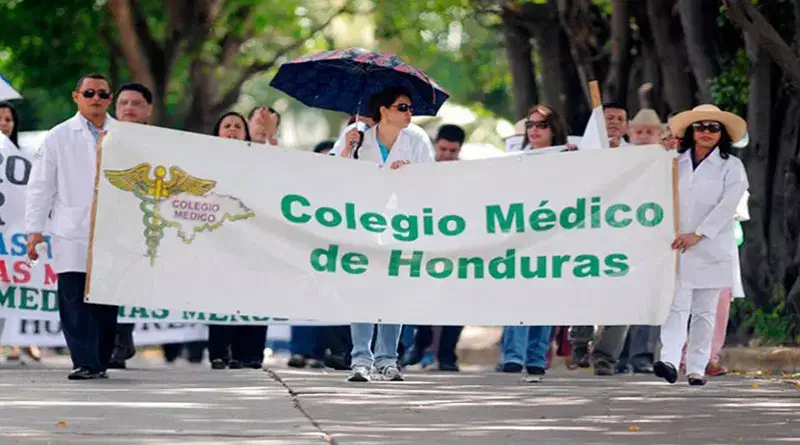 El presidente del Colegio Médico de Honduras , Samuel Santos, informó que ante la falta de atención de parte de las máximas autoridades de la Secretaría de Salud el próximo lunes los médicos van a paro nacional.