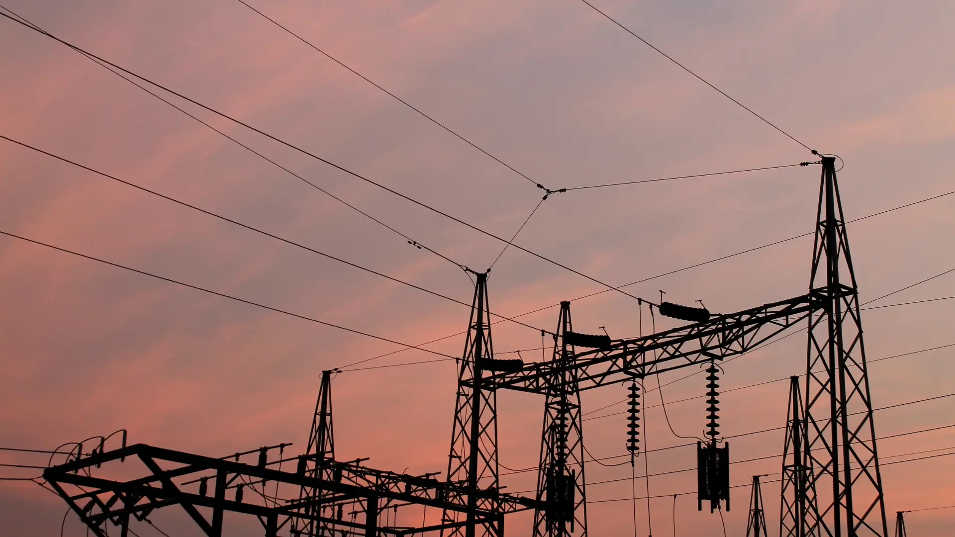 Sistema de Interconectado Nacional de la ENEE en Honduras que rige la energía electrica se encuentra en emergencia ante demanda por ola de calor.