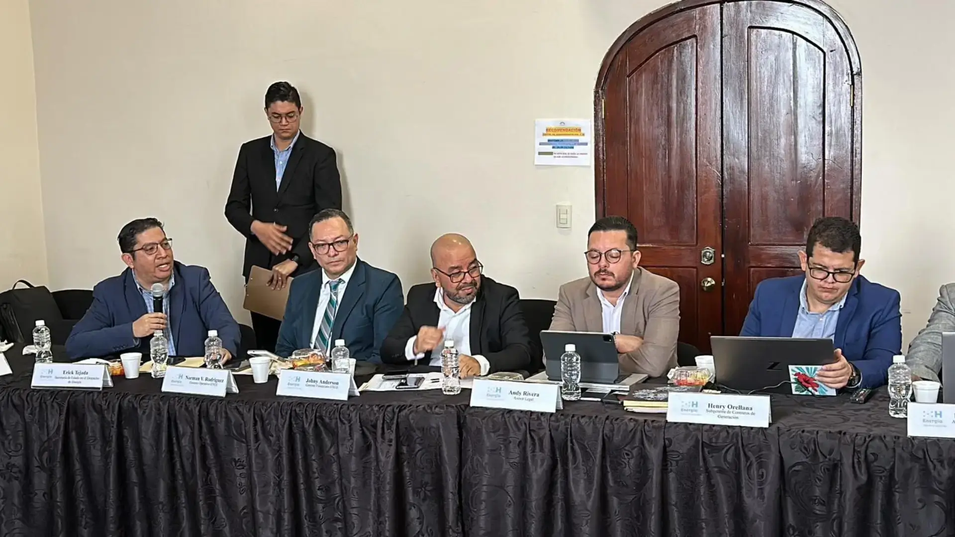 Empresa privada expresa su postura ante el Congreso Nacional sobre situación de contratos energéticos.