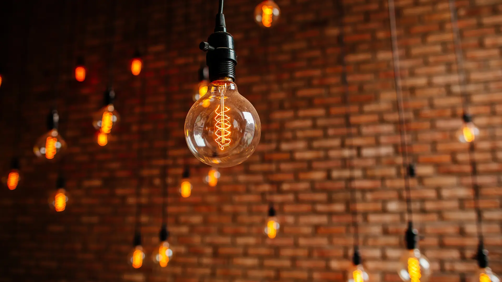 ENEE indica que la situación del cambio climático y problemas heredados del pasado ocasionan los constantes apagones de Honduras.