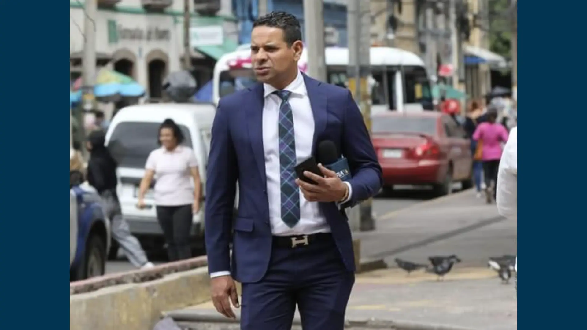 Periodista de Tv Azteca Heribaldo Laínez premiado como Cronista Parlamentario por el Congreso Nacional