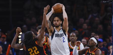 Luka Doncic dejó de preocuparse por las decisiones arbitrales y se concentró en jugar. El astro esloveno anotó 31 puntos, para completar un triple-doble y los Mavericks de Dallas derrotaron el miércoles 104-92 al Thunder de Oklahoma City para tomar ventaja de 3-2 en la serie semifinal de la Conferencia Oeste. Doncic no expresó su descontento con los árbitros, como suele hacerlo, sin embargo, logró convertirse en la figura de Dallas.