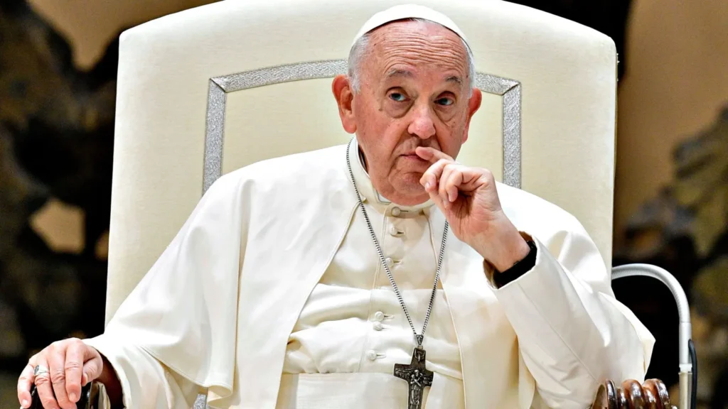 El papa Francisco ofreció disculpas por haber usado una palabra homofóbica durante una reunión a puerta cerrada con obispos, la cual reportaron medios italianos.