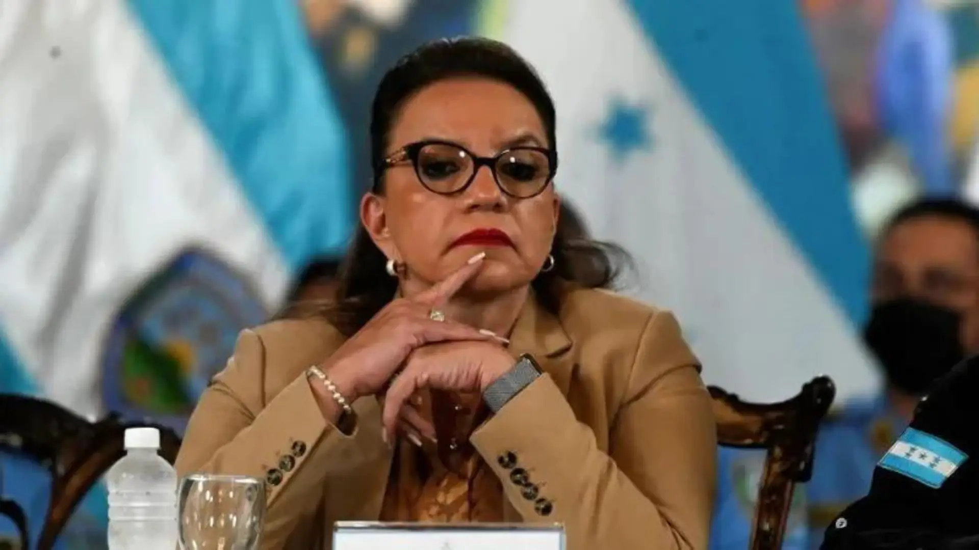 La presidenta Xiomara Castro expresó durante un evento público que ella no cree en ¨asistencialismos¨ que se deben buscar otros métodos para ayudar al pueblo a salir de la pobreza.