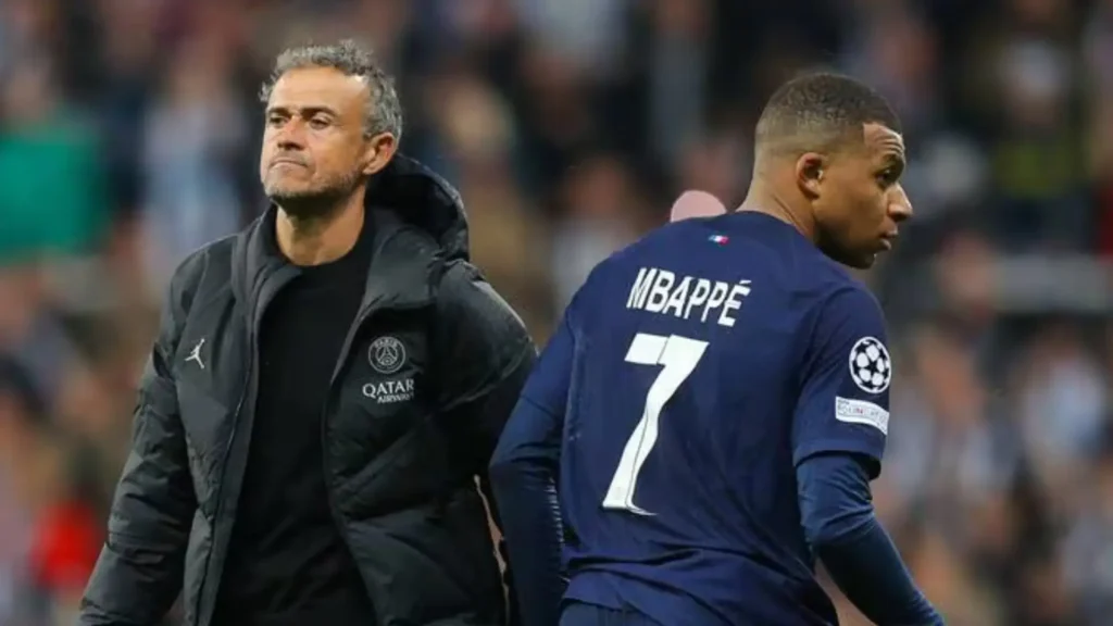 La salida de Mbappe para el director técnico del PSG Luis Enrique, no cambia nada.