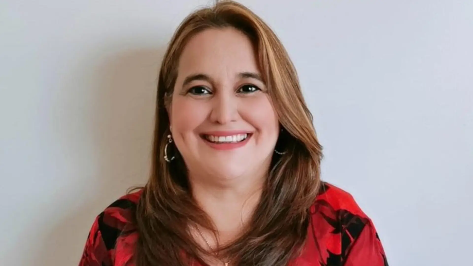 La viceministra de Seguridad, Julissa Villanueva  confirmó en una radioemisora nacional que su salida del territorio nacional es conocida por autoridades al más alto nivel, debido a las amenazas que ha recibido en su contra.