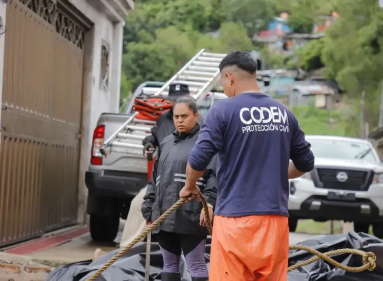 Imágenes de algunos derrumbes en diferentes colonias de la capital.