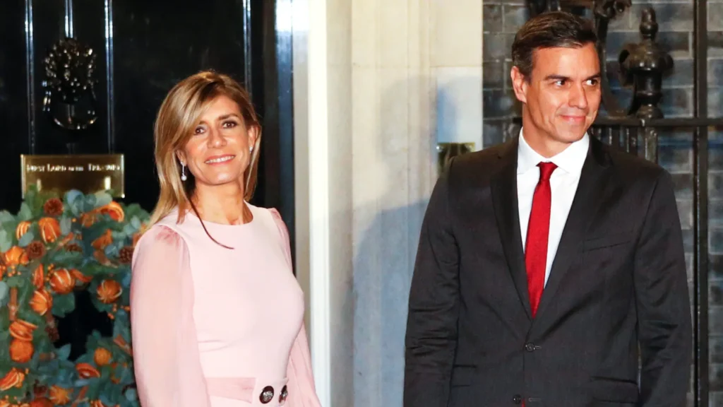 Un tribunal en Madrid citó a Begoña Gómez, esposa del presidente de España, Pedro Sánchez, con el fin de que comparezca por las acusaciones realizadas a finales de abril de 2024.