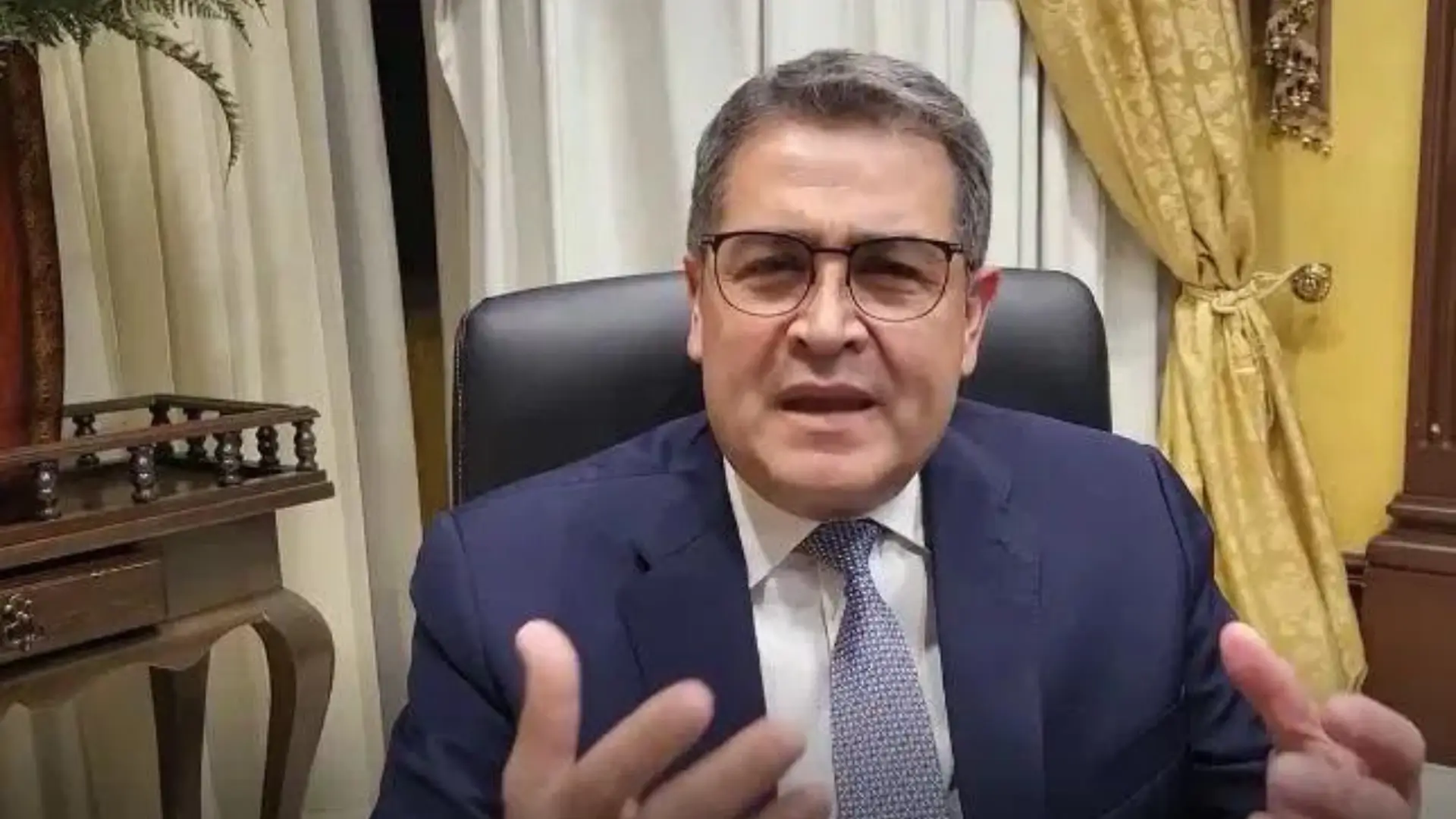 Defensa de expresidente JOH pide 40 años de prisión para quien fuera el mandatario de Honduras y que está preso por narcotráfico en EEUU.