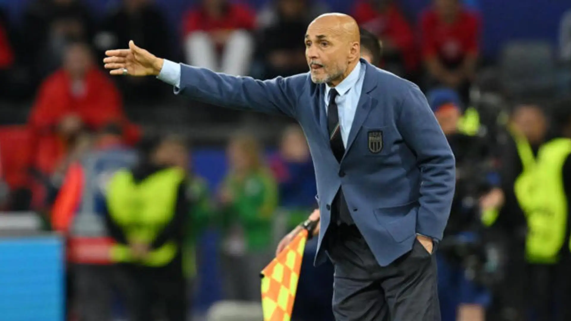 El entrenador de Italia Luciano Spalletti aclara que gastarán sus trajes para vencer a España
