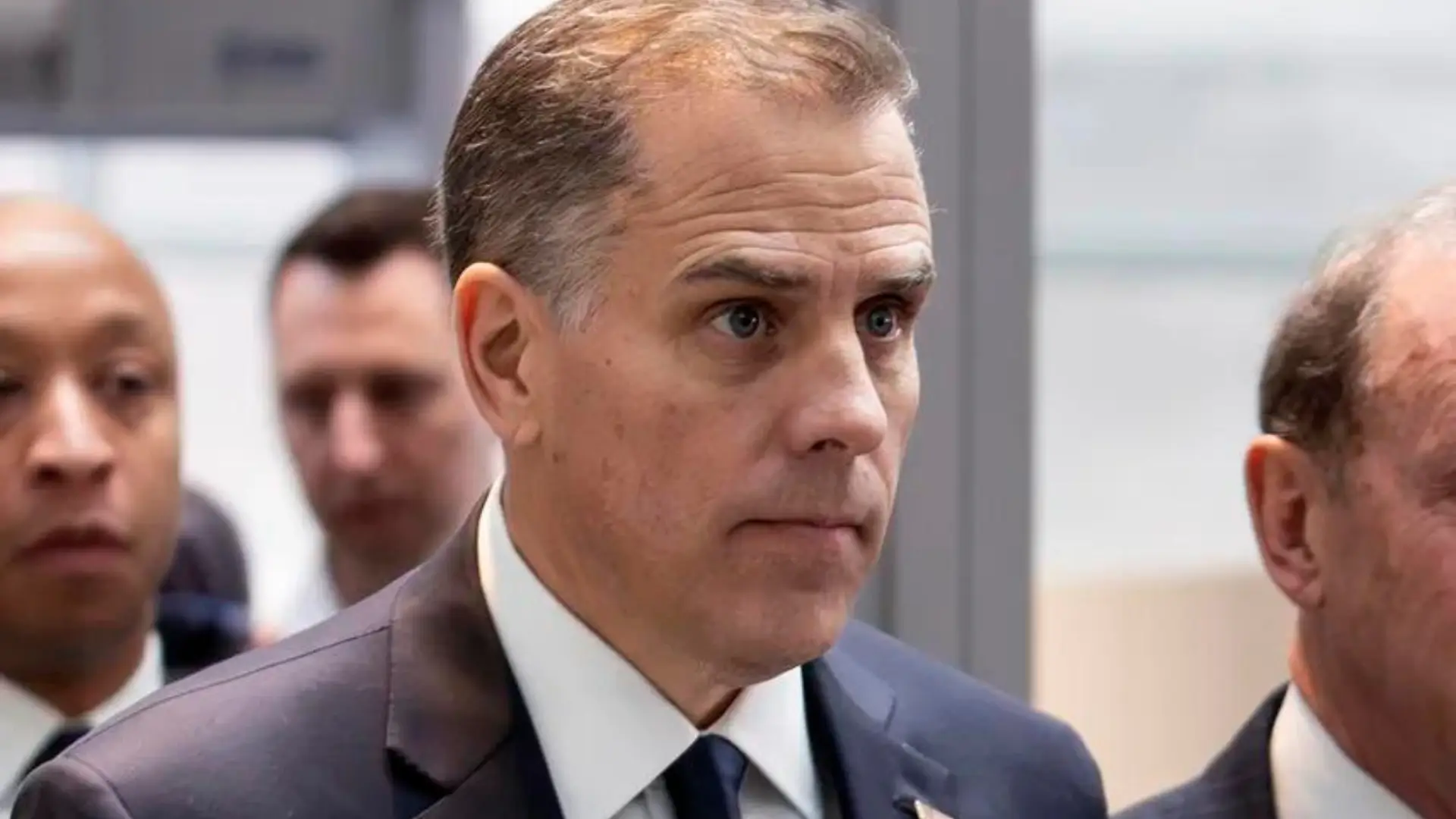 Hunter Biden, de 54 años, hijo del presidente Joe Biden, es declarado culpable por 12 jurados del estado de Delaware, de tres cargos graves por posesión de armas.