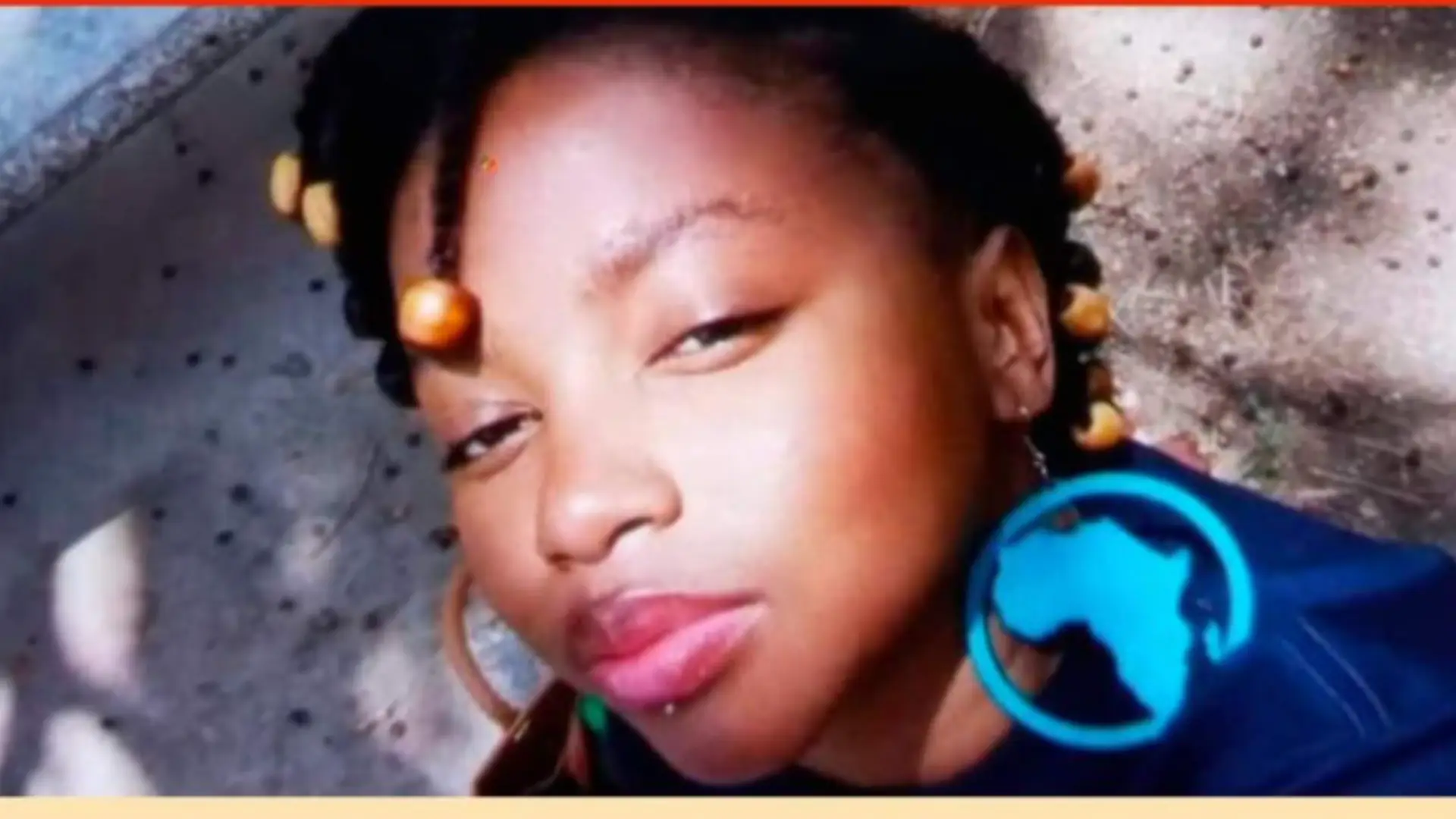 La joven Esmi Leilany Álvarez Gonzáles, está reportada como desaparecida en Tegucigalpa. Al momento de la desaparición ella se encontraba solicitando un taxi privado camino a una universidad. Según la versión de sus familiares.