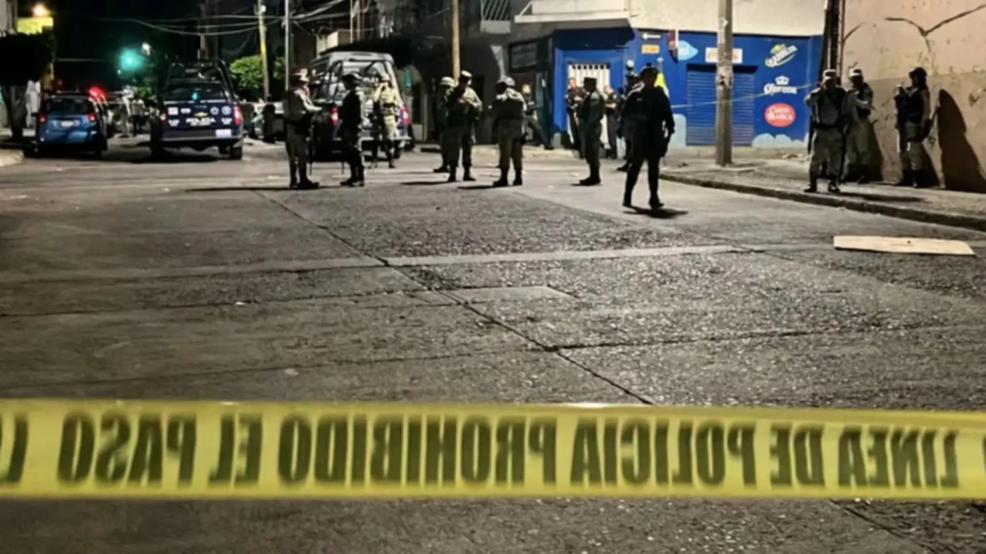 Cuatro mujeres y dos bebés fueron ejecutados en la calle Pénjamo, en León, Guanajuato, las autoridades investigan el móvil del multihomicidio de este día.