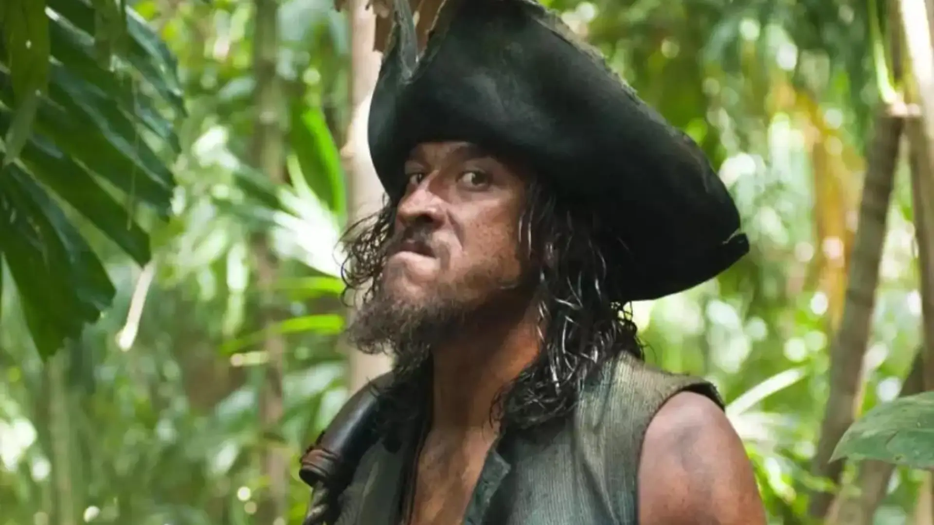 Murió un actor de “Piratas del Caribe” tras ataque de tiburón en Hawái