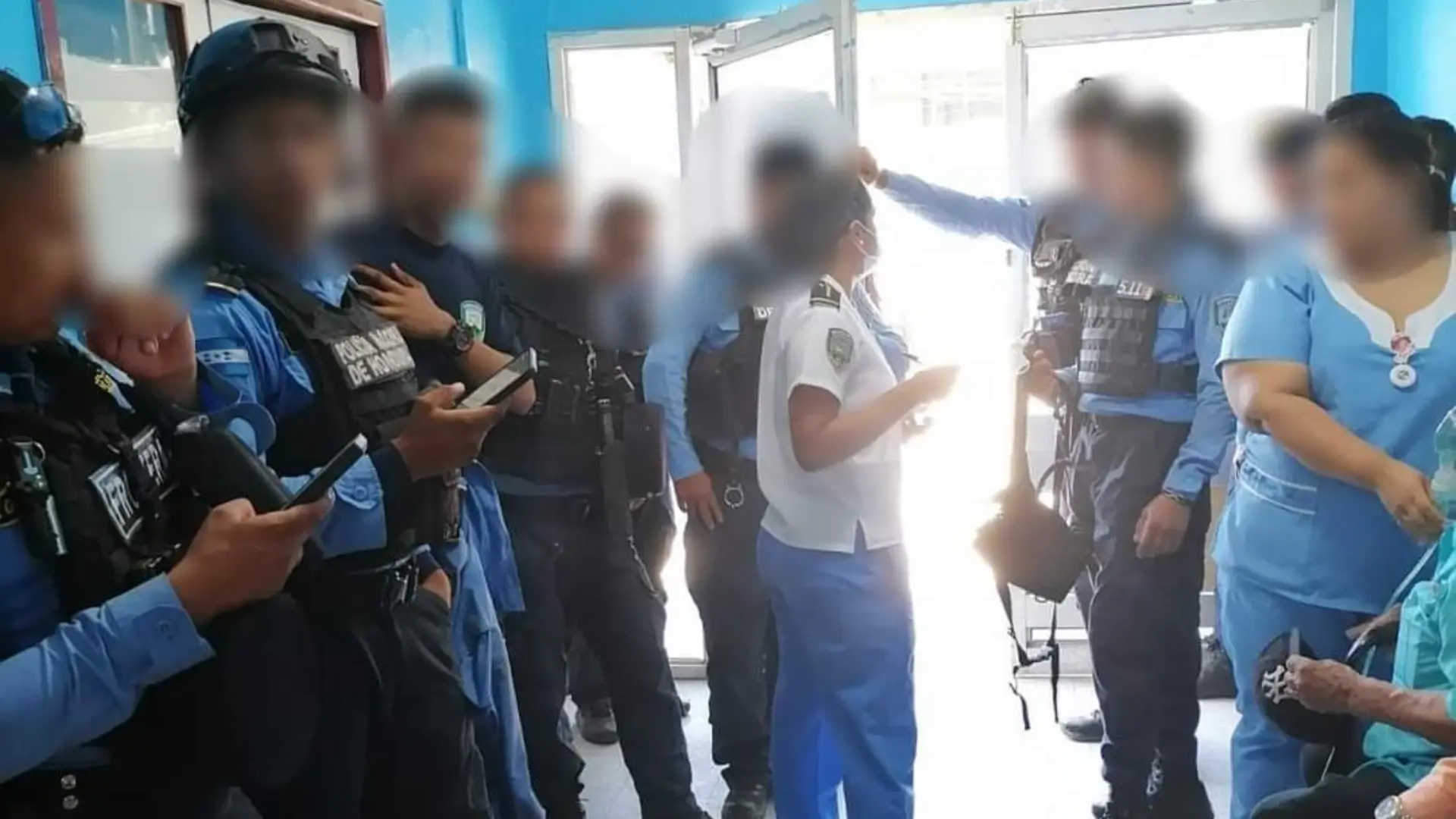 Durante una protesta violenta en el departamento de Colón, al menos 15 funcionarios de la Policia Nacional resultaron heridos.