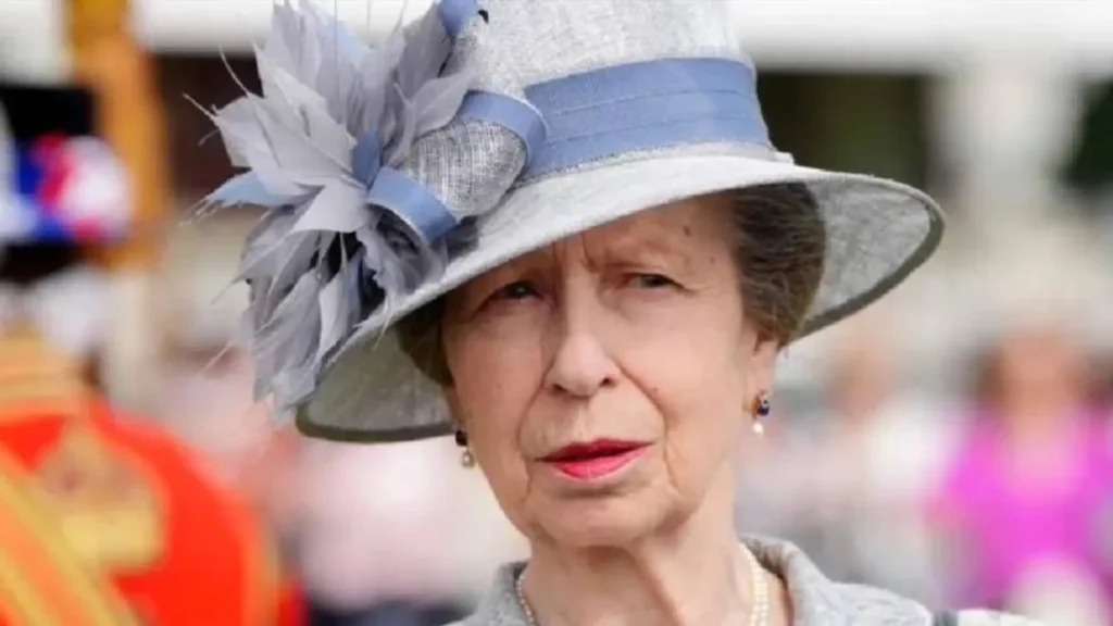 La princesa Ana sufrió heridas leves y una conmoción cerebral tras un incidente en la finca de Gatcombe Park la noche del domingo 23 de junio de 2024.