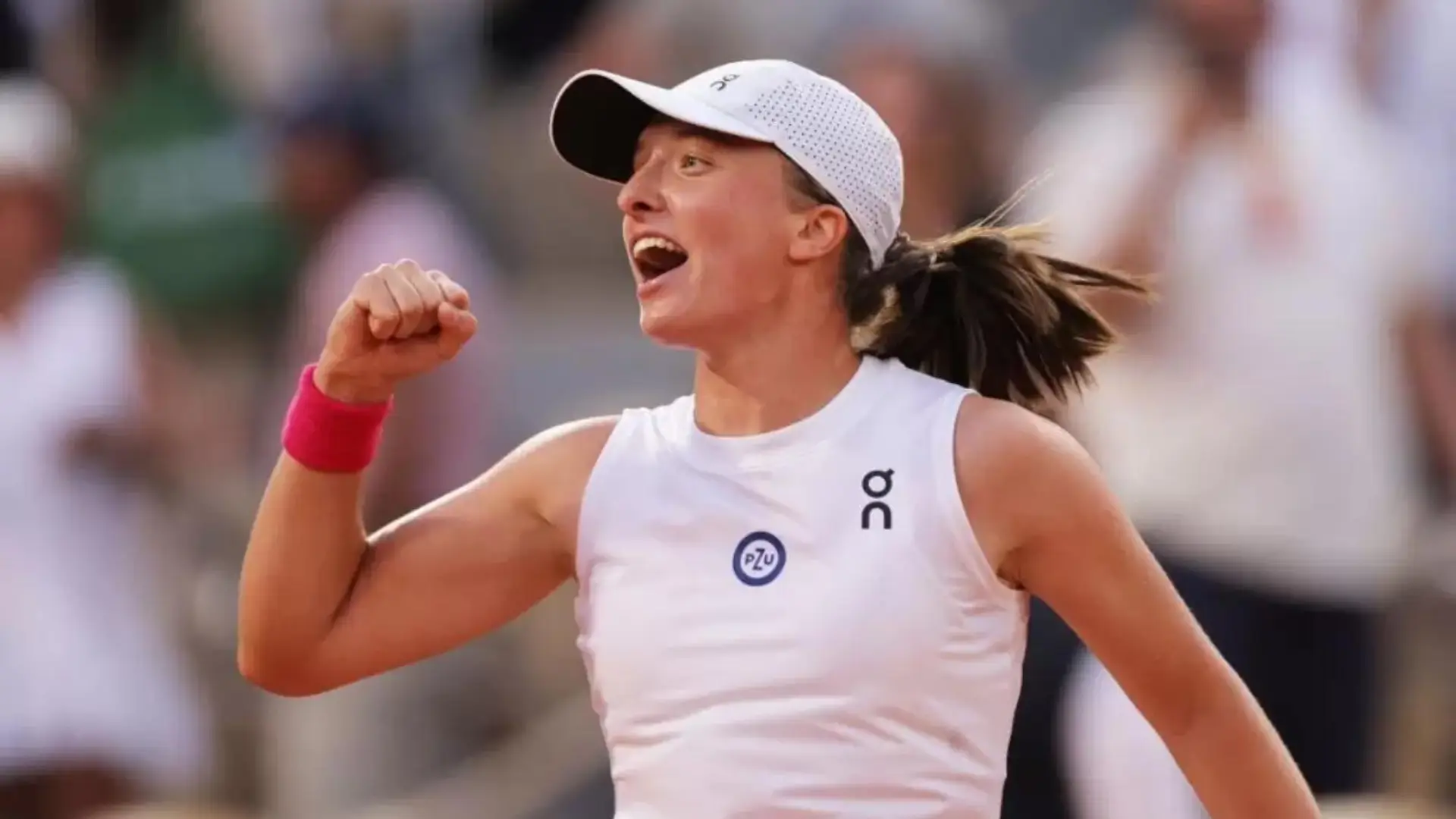 La número 1 del mundo, la polaca Iga Swiatek derrotó a Coco Gauff por 6-2 y 6-4 para acceder por tercer año consecutivo, a la final de Roland Garros. Otra gran actuación de Swiatek, quien tuvo el control de las acciones en prácticamente todo el partido.