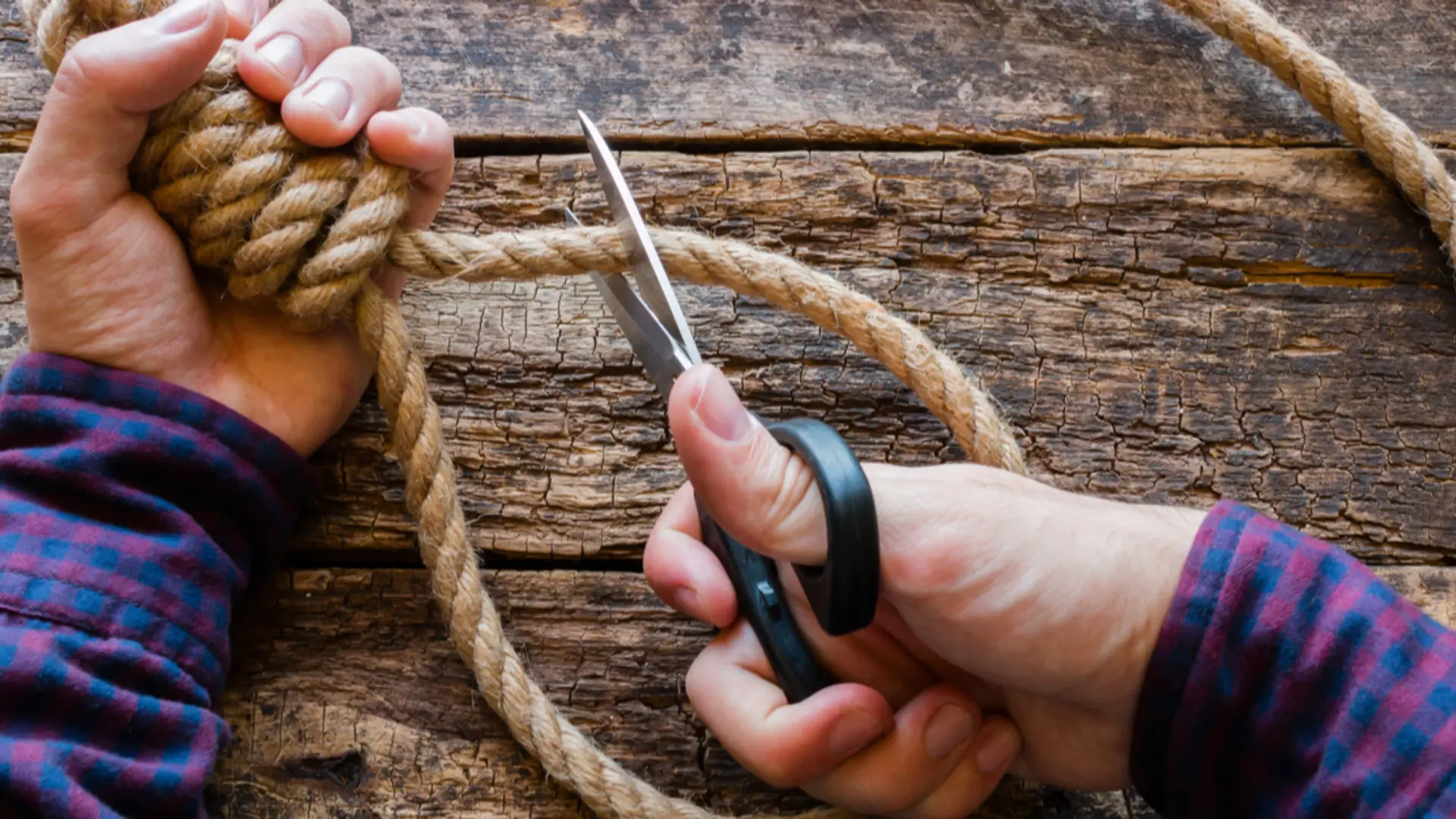 700 mil personas cometen suicidio cada año en el mundo: OMS