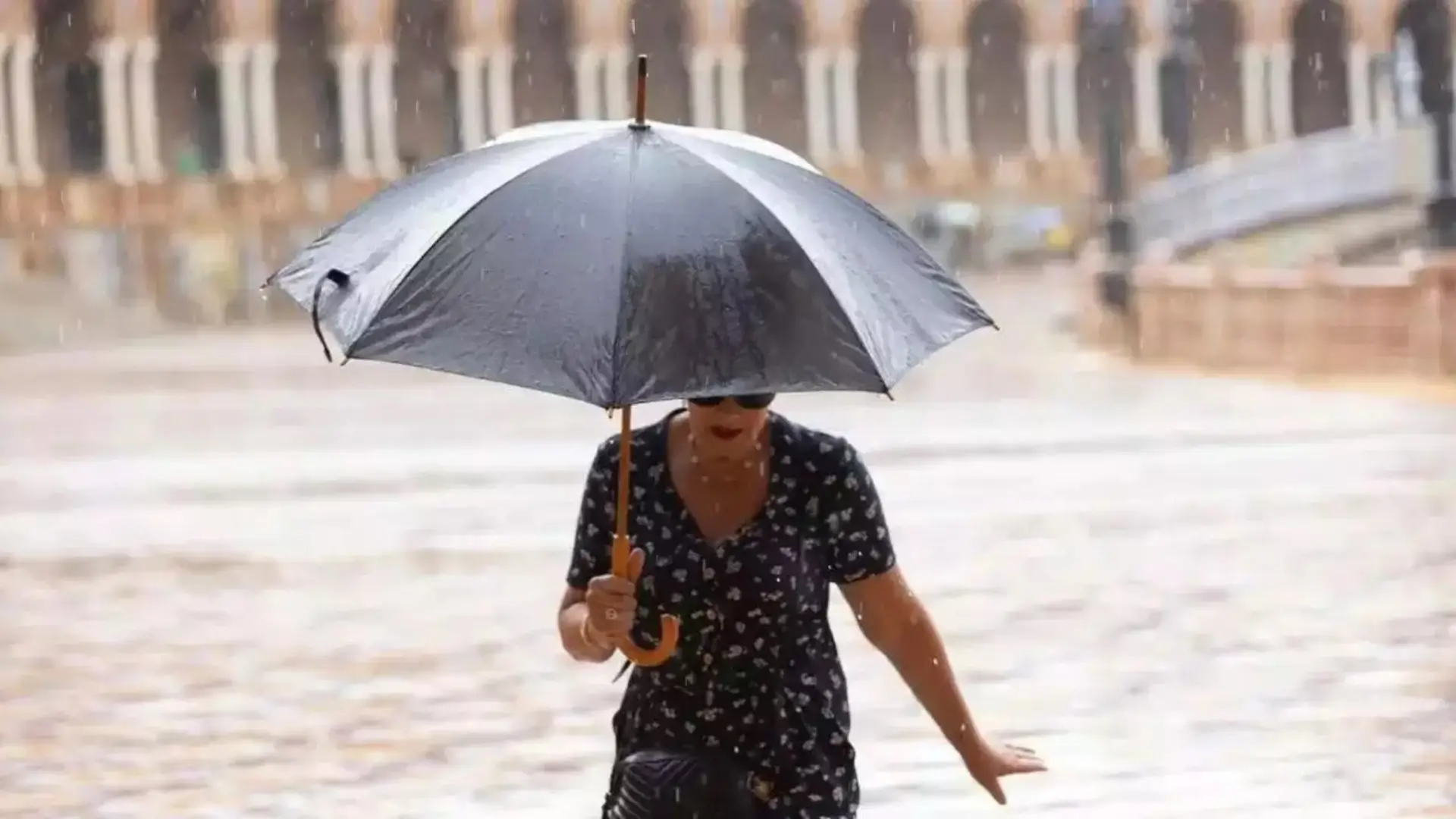 El Centro de Estudios Atmosféricos, Oceanográficos y Sismológicos (Cenaos), pronosticó la formación de una vaguada que producirá lluvias y chubascos en la mayor parte de Honduras.