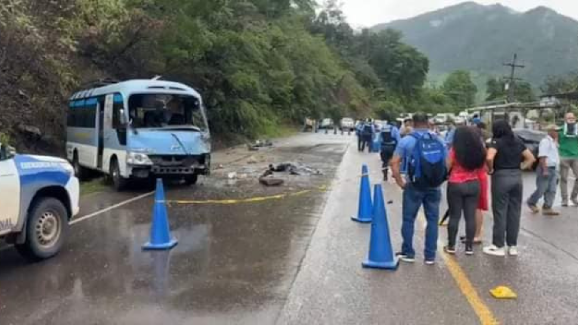 Al Menos Dos Muertos En Accidente De Autobús En Taulabé Tv Azteca