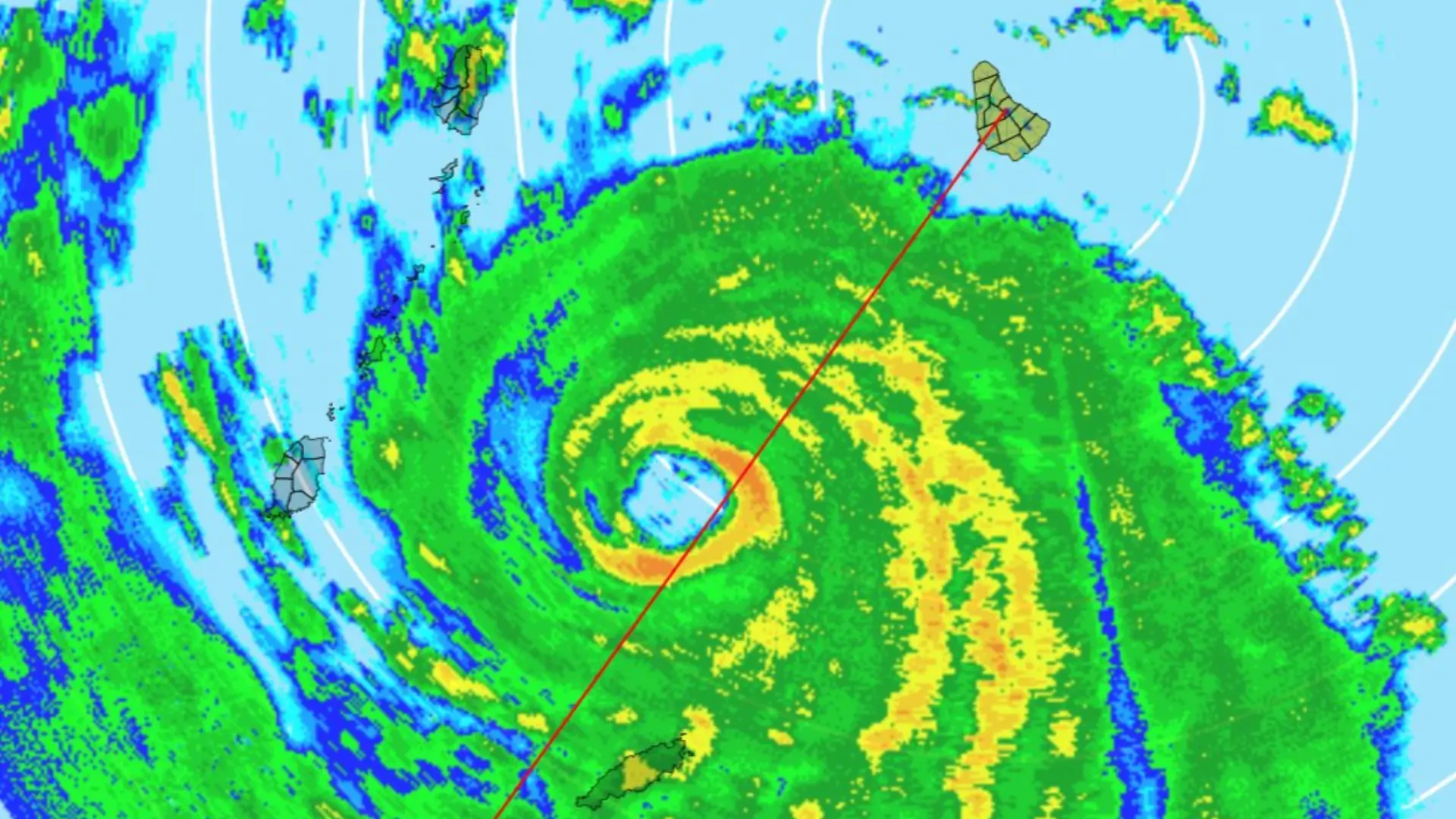Beryl llega a Jamaica como huracán de categoría 4.