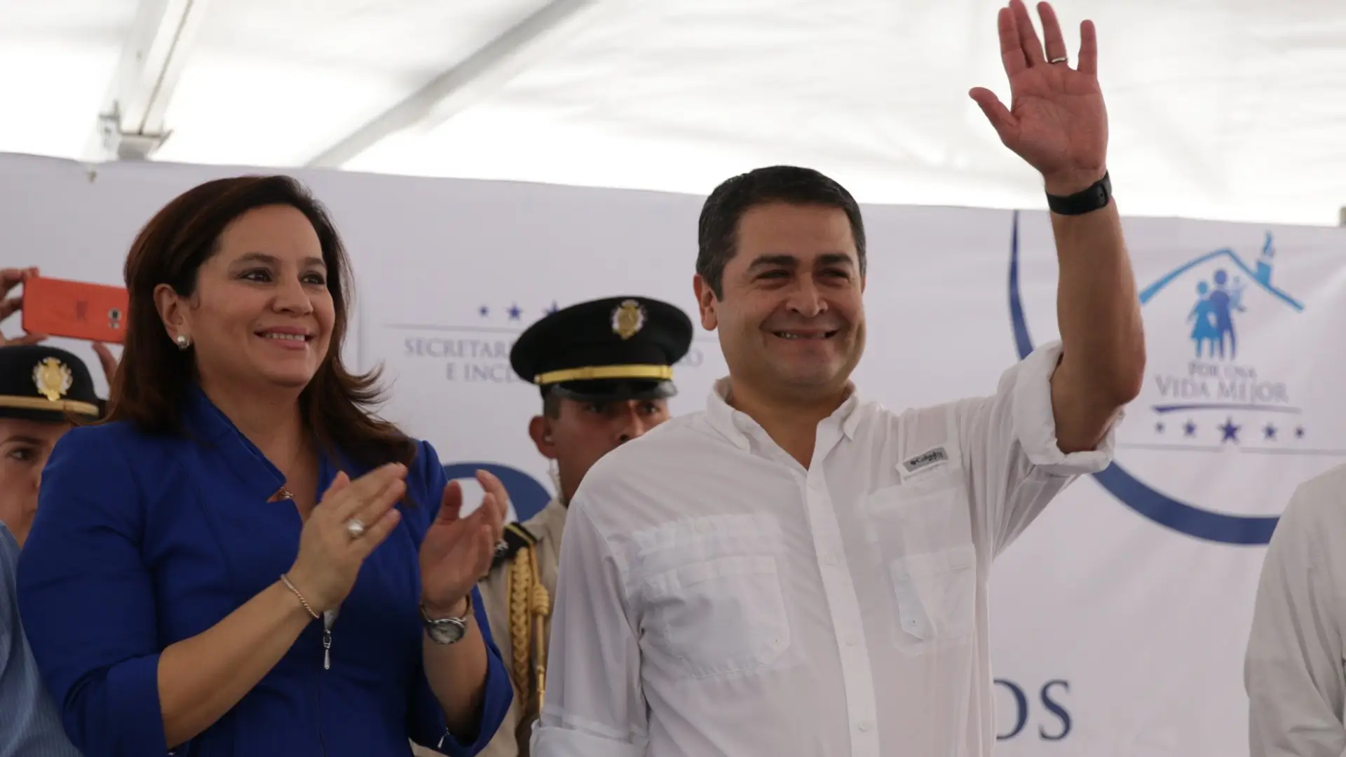 Defensa del expresidente Hernández pide que no se confisquen bienes de su defendido pues no hay evidencias sólidas.