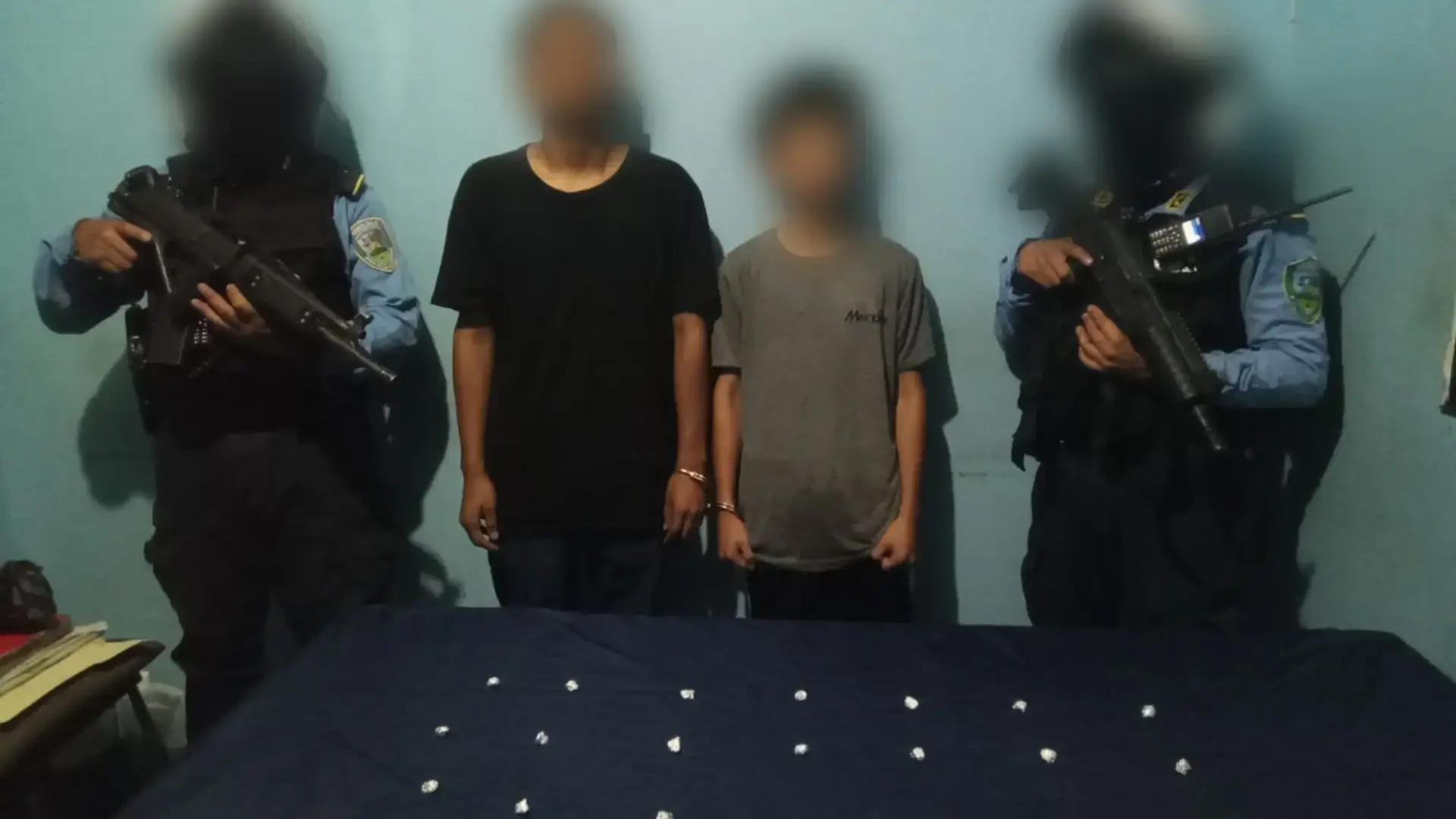 Policía detiene a dos menores de edad con supuesto crack en Comayagũela