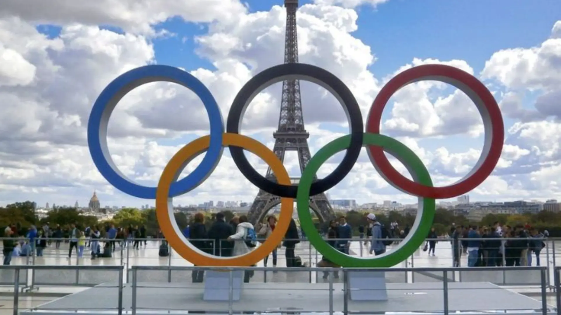 Retiran a gimnasta Sohoko Miyata por fumar y beber antes de los Juegos Olímpicos en París.