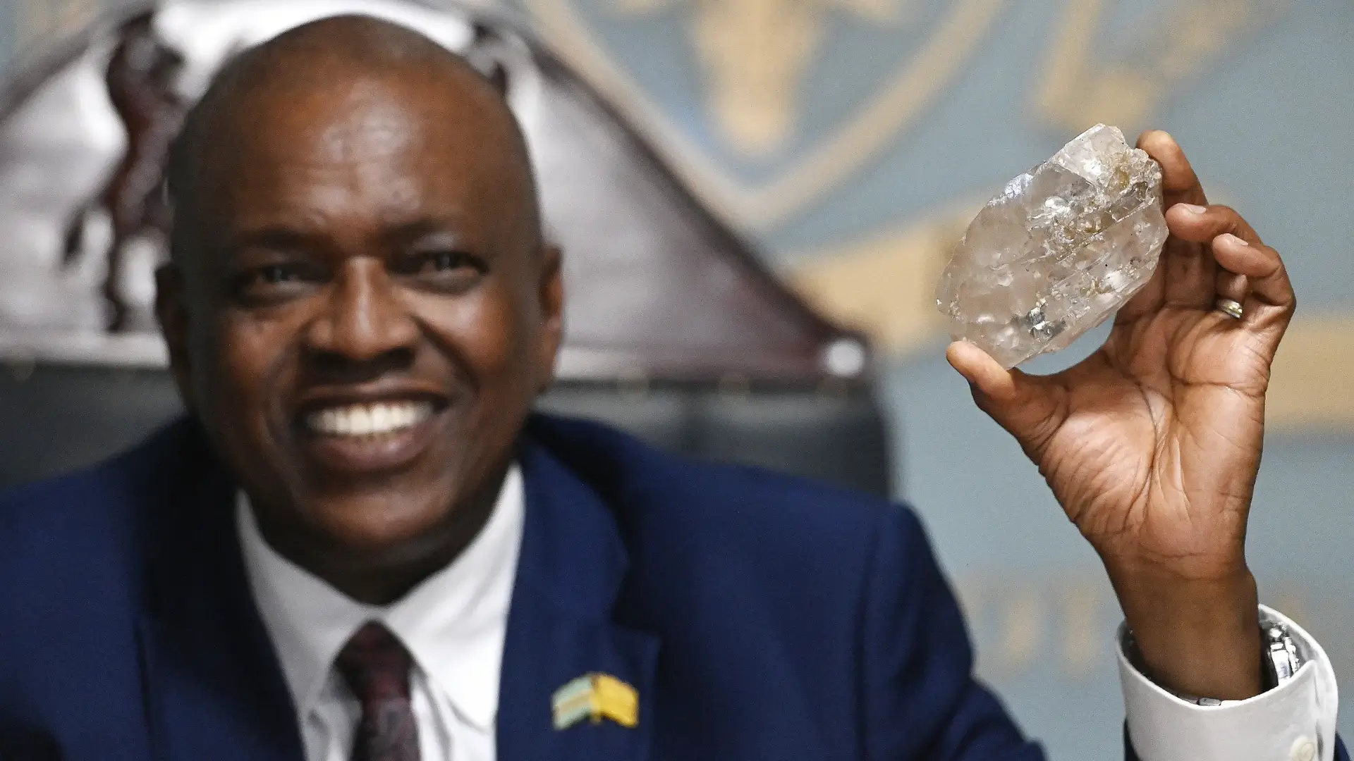 El diamante fue hallado en una mina en Botswana por una empresa canadiense; te contamos cuál es la piedra preciosa de esta clase más grande del mundo.