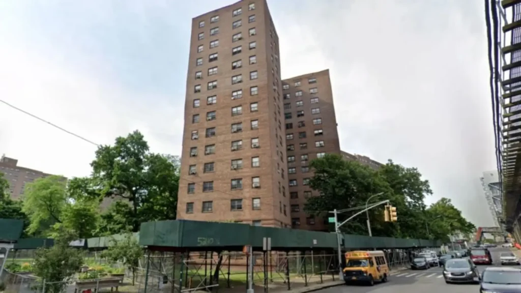 Un caso insólito y triste se vivió en Nueva York, Estados Unidos, cuando encontraron el cuerpo de un menor de 10 años en evidente estado de descomposición.