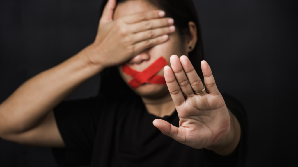 El “violentómetro” es una herramienta que clasifica las diversas manifestaciones de violencia y que son graduales, como el control, revisar el celular y más.