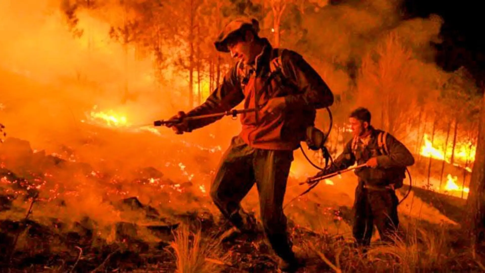 Imágenes satelitales muestran la devastación causada por los incendios forestales en Córdoba, Argentina, donde cientos de bomberos luchan contra las llamas.