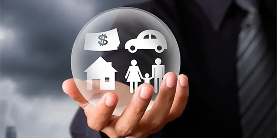 Contar con un seguro es importante, ya que nos ayuda a proteger a nuestros seres queridos o negocio, además evitar pérdidas económicas y prevenir riesgos de vida como accidentes, desastres naturales, pérdidas de trabajo y robo.