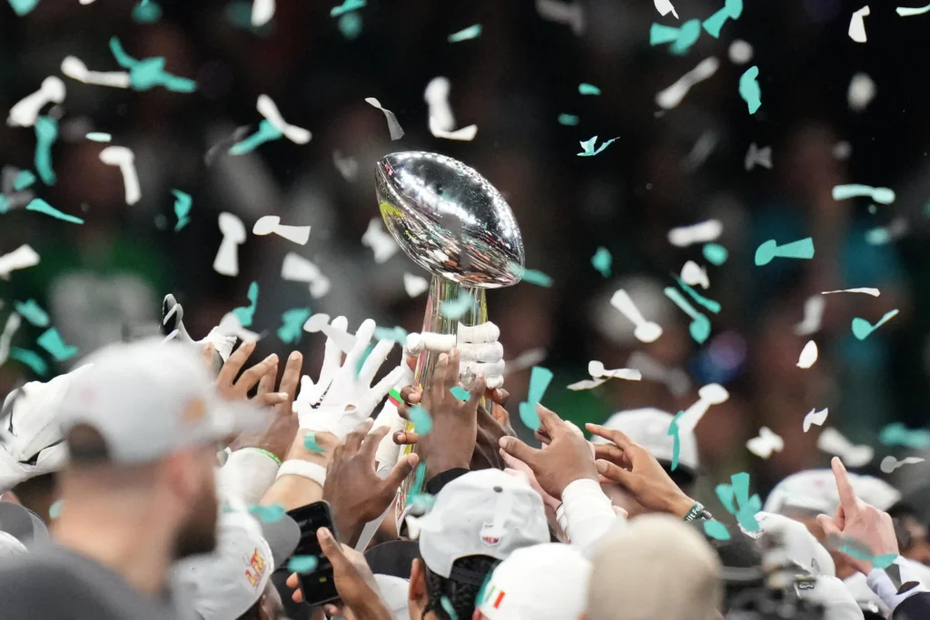 Los Philadelphia Eagles lograron una contundente victoria de 40-22 sobre los Kansas City Chiefs la noche del domingo y se coronaron campeones del Super Bowl 59.