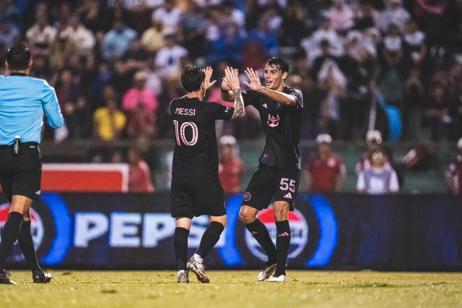 Este día el Inter de Miami y Olimpia se enfrentaron en el estadio Olímpico de San Pedro Sula, partido en el que el jugador Lionel Messi se encargó de abrir el marcador con el primer gol de la noche al minuto 27.