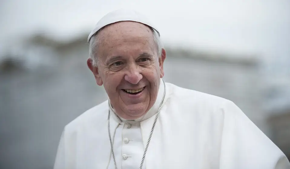El Vaticano ha informado que el Papa Francisco continúa en estado crítico, pero estable.