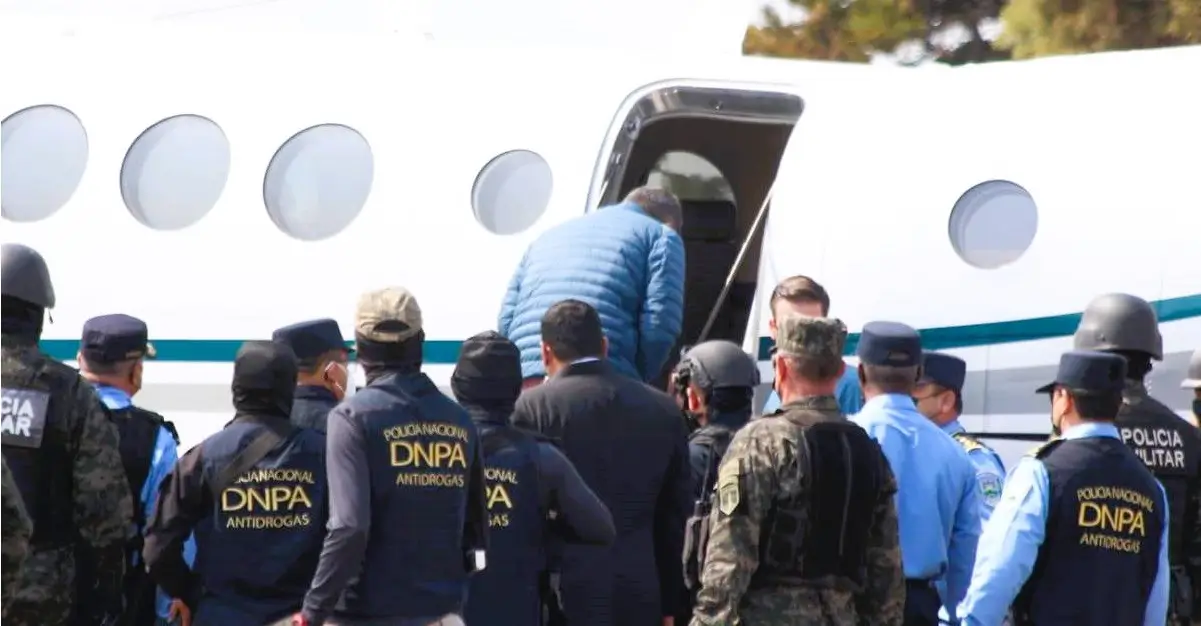 El gobierno de Honduras anunció el 28 de agosto de 2024 la finalización del acuerdo de extradición con Estados Unidos, la decisión ha generado polémica y diversas reacciones previo a su pronta disolución el próximo 28 de febrero.