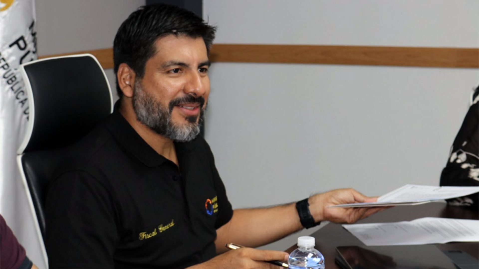 Johel Zelaya anuncia requerimientos fiscales y califica de ‘vergonzoso’ el retraso en la entrega de maletas electorales