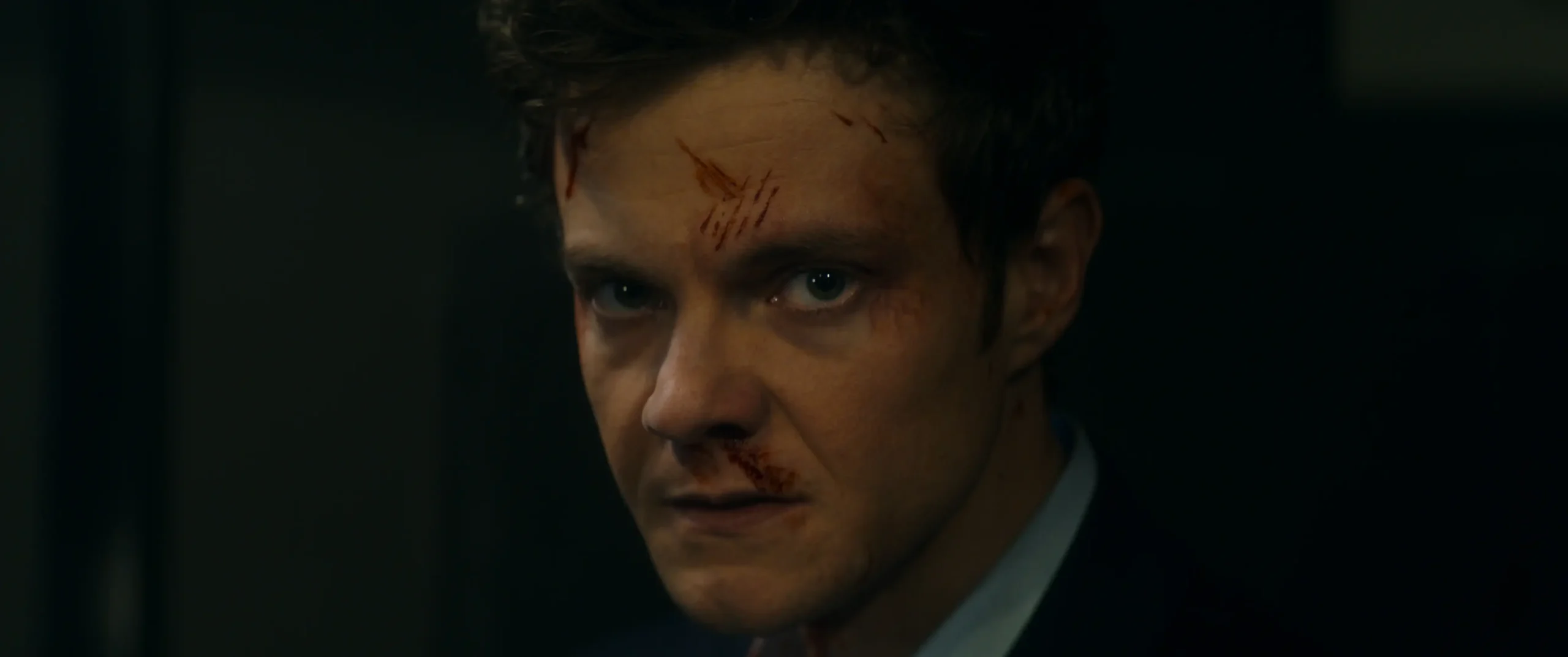 "Novocaine: Sin Dolor", el nuevo thriller de acción que combina riesgo y romance, ya está disponible en todas las salas de cine de Honduras.