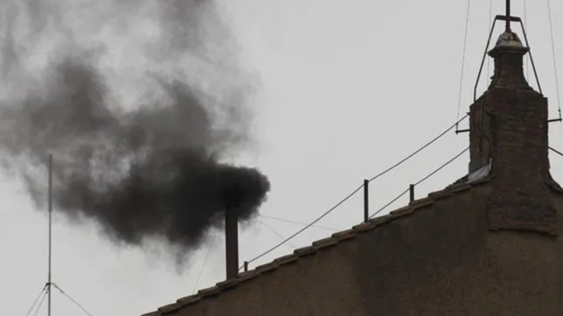 Fumata negra: Cardenales no logran consenso Cónclave 2025