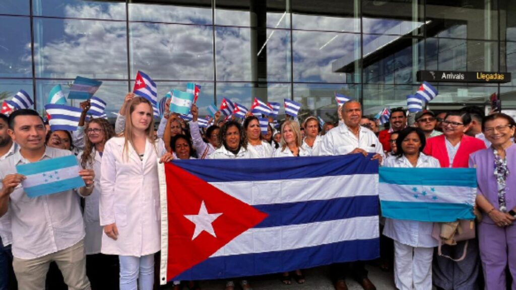 Revocación de visas a funcionarios por misiones médicas cubanas