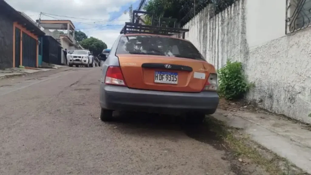 Auto de técnicos desaparecidos.