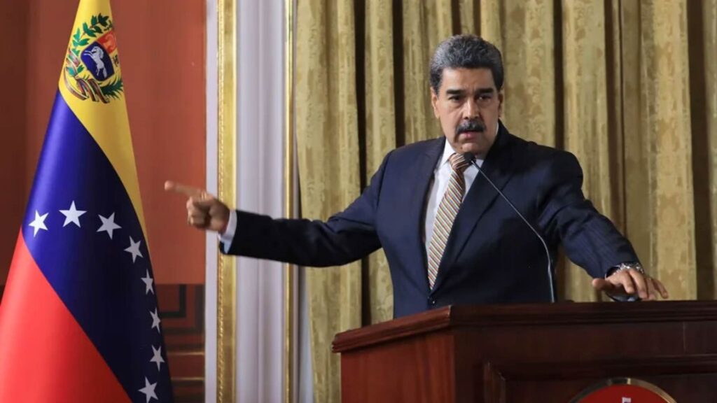 Venezuela responde a EU con un despliegue de buques de guerra en el Caribe