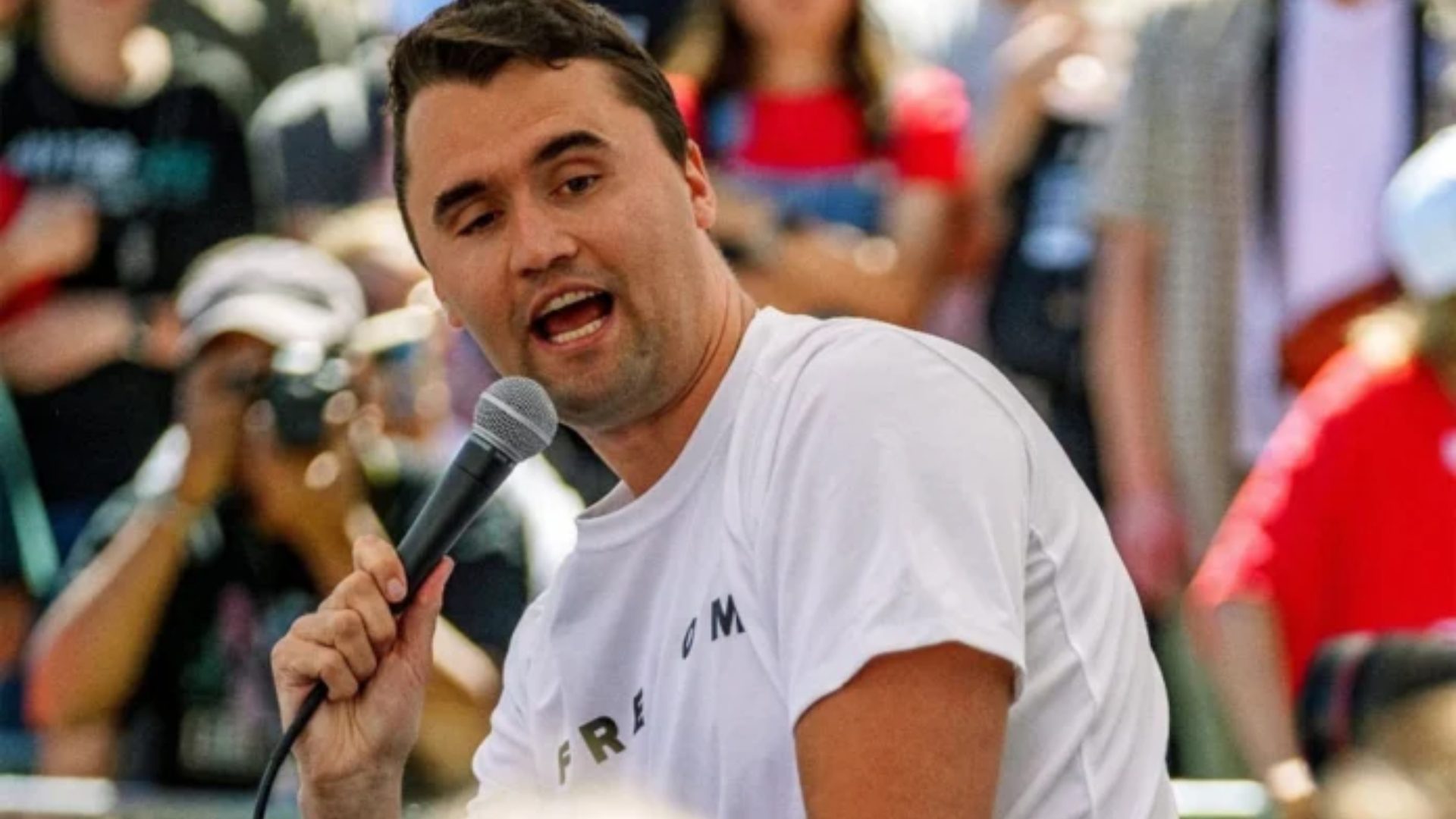 Charlie Kirk revela primeras FOTOS del sospechoso del crimen