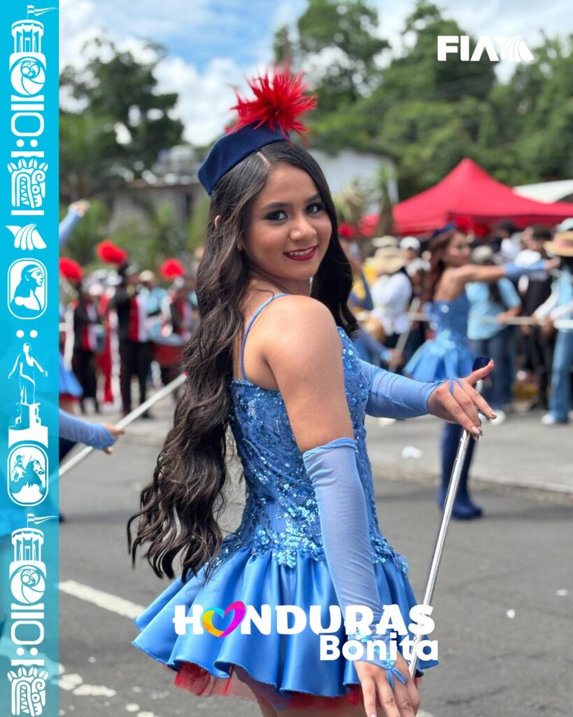 FOTOS | Palillonas 2025 se roban el show en los desfiles patrios
