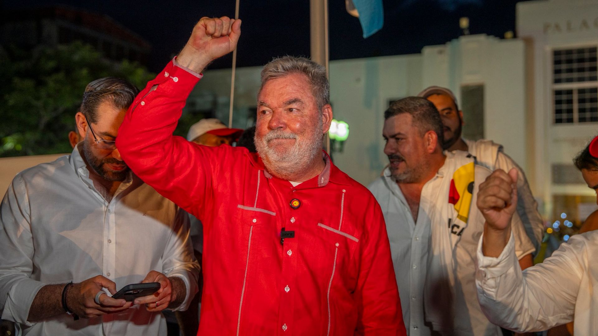 Roberto Contreras revela decisión para proteger a su esposa