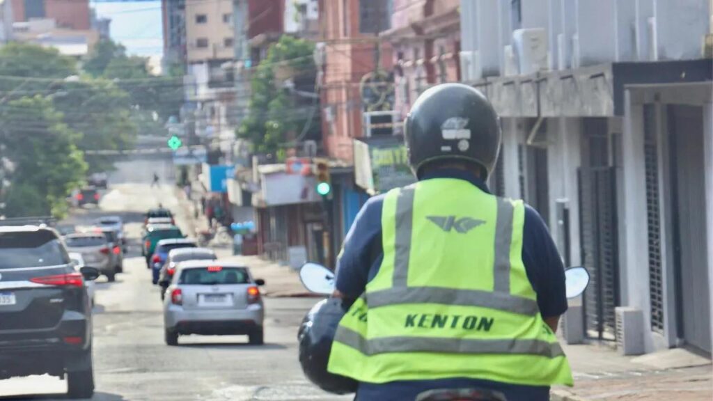 Chalecos reflectivos Honduras: colores permitidos y no permitidos