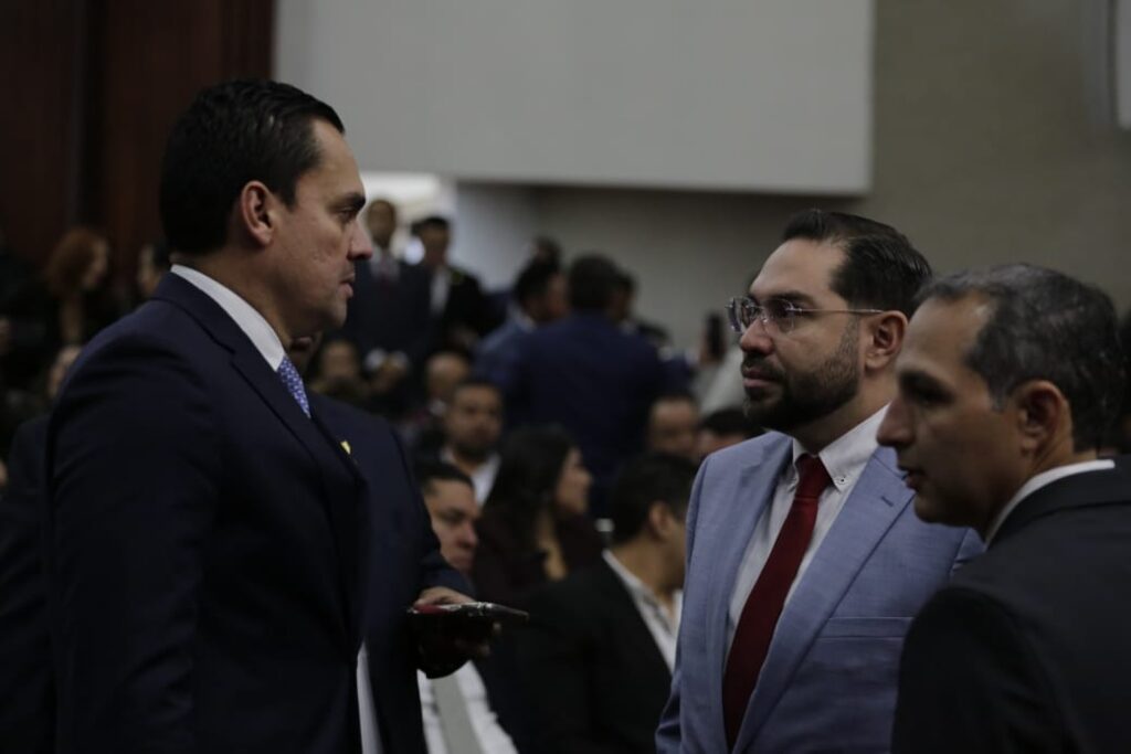 Los acuerdos clave entre el Partido Liberal y el Partido Nacional explicados en 6 puntos